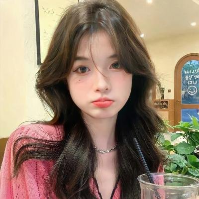 落在她身边
